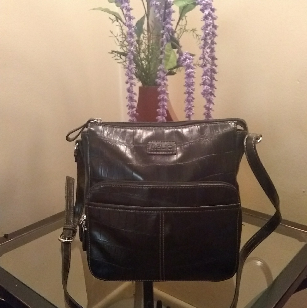 Bundle 2 items fo $30! Relic"Beautiful Purse!